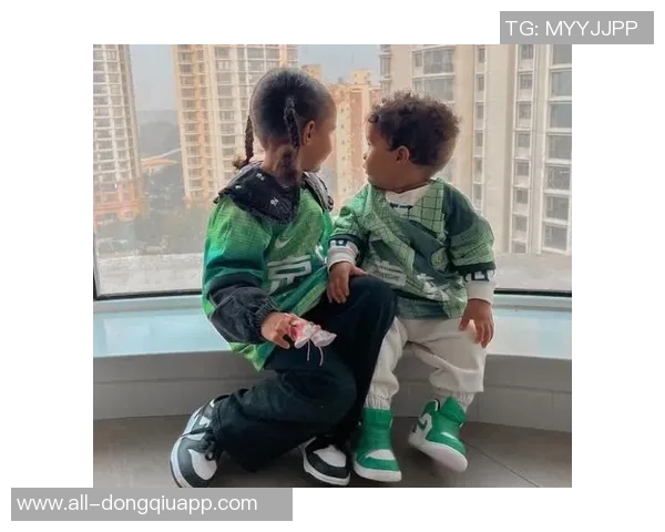 法比奥社媒分享甜蜜瞬间你最喜欢的照片是哪一张呢